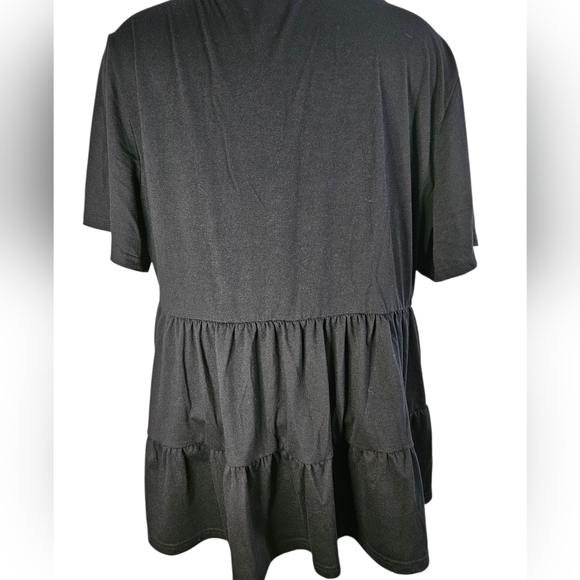 SHEIN Curve Black V-neck Tiered Shirt 4X - Picture 2 of 4